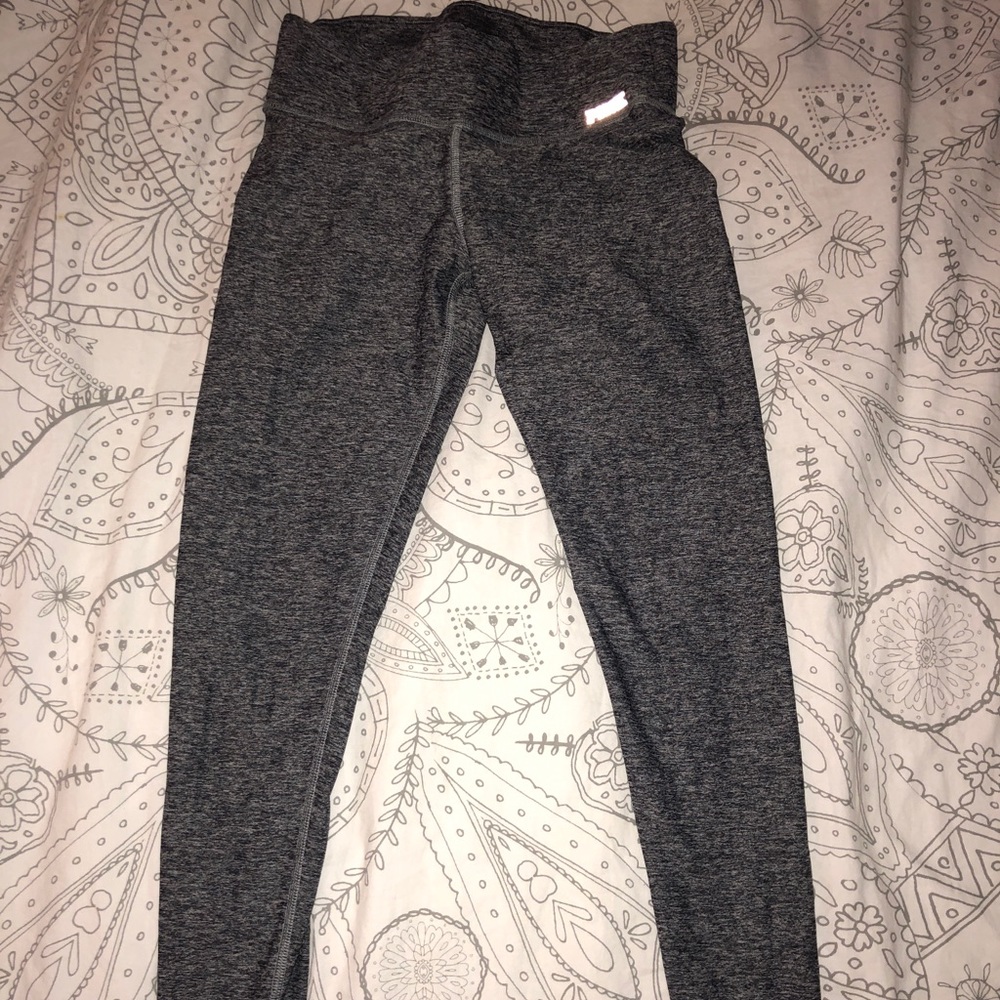 Victoria’s Secret Pink Workout leggings